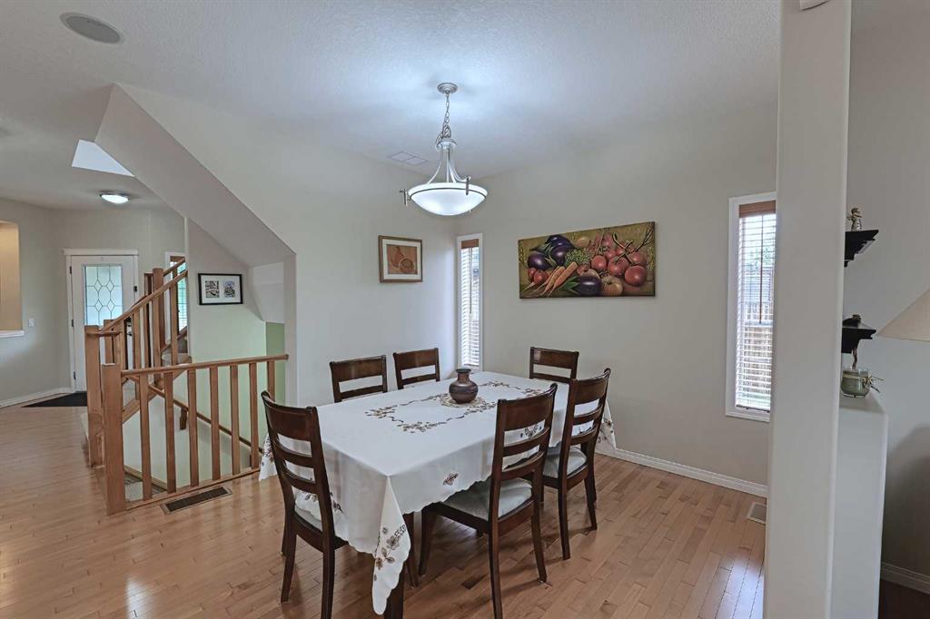 275 Silverado Plains Close Property Photo 4
