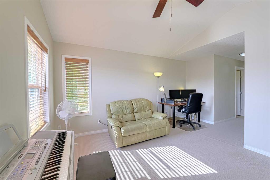 275 Silverado Plains Close Property Photo 23