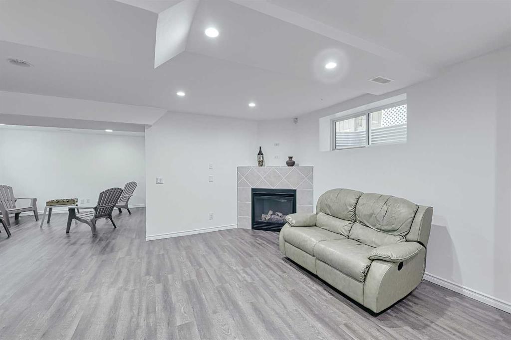 275 Silverado Plains Close Property Photo 34