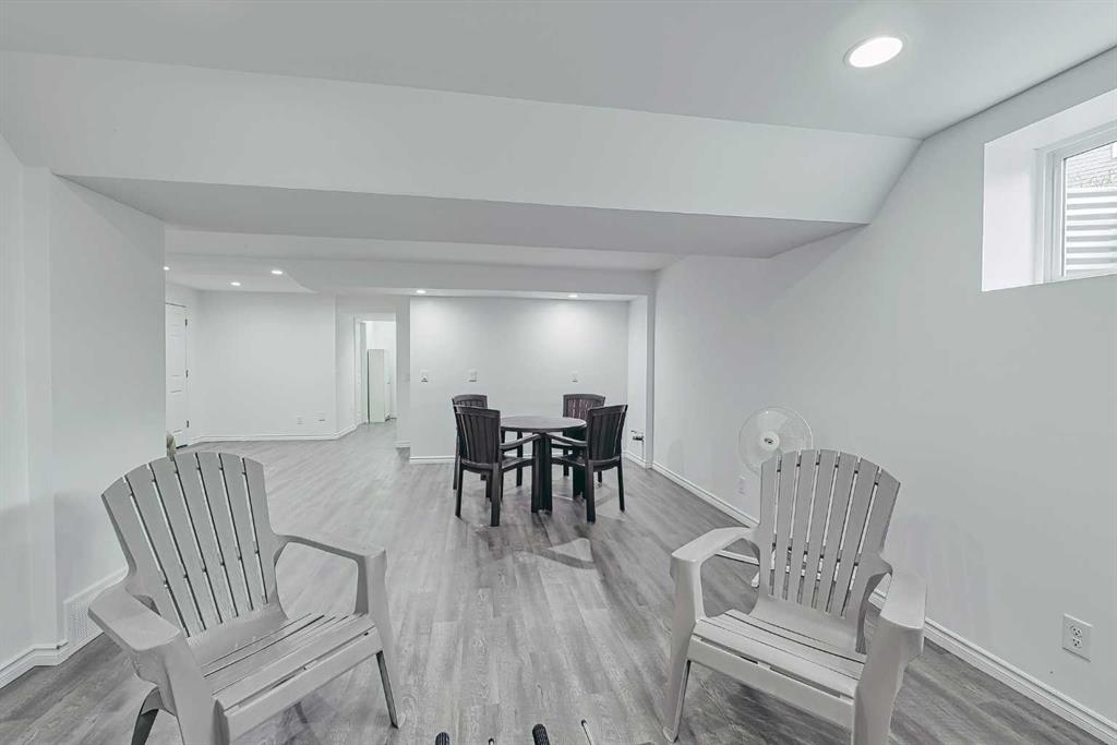 275 Silverado Plains Close Property Photo 35