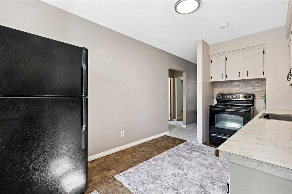 3122 42 Street Property Photo 10