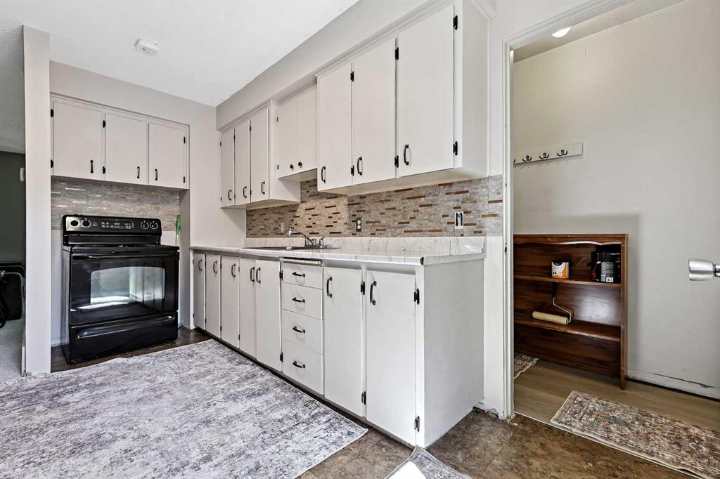 3122 42 Street Property Photo 11