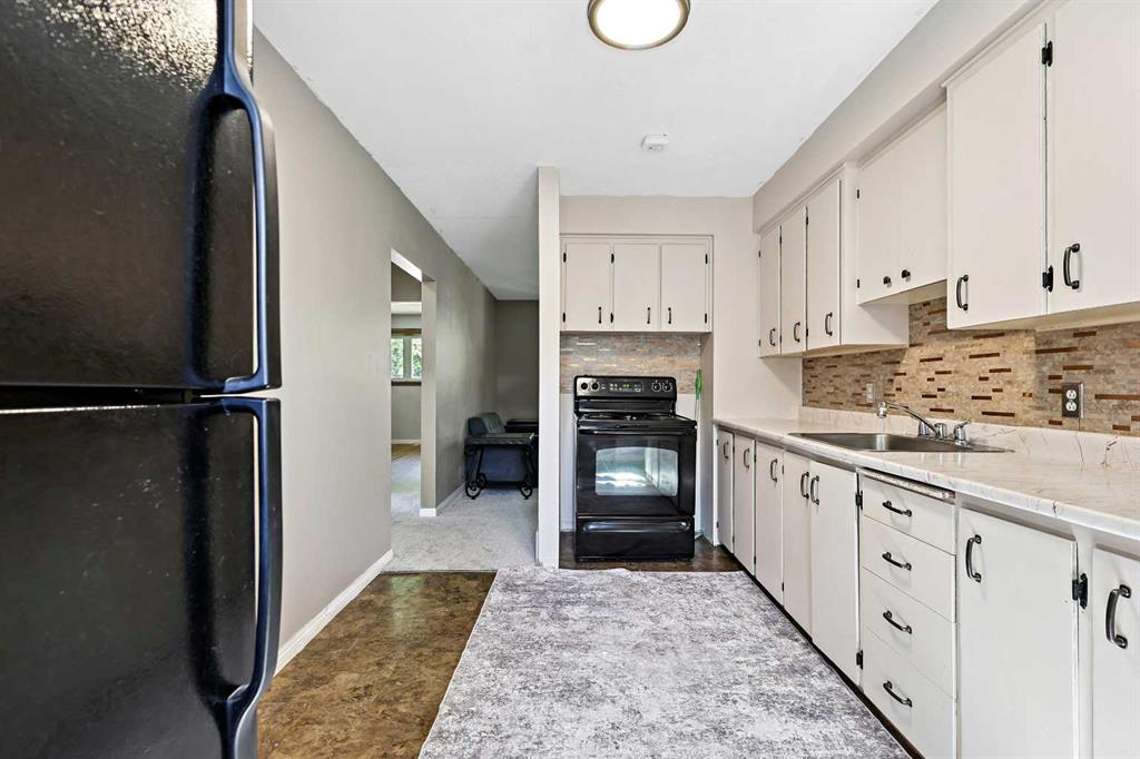 3122 42 Street Property Photo 12
