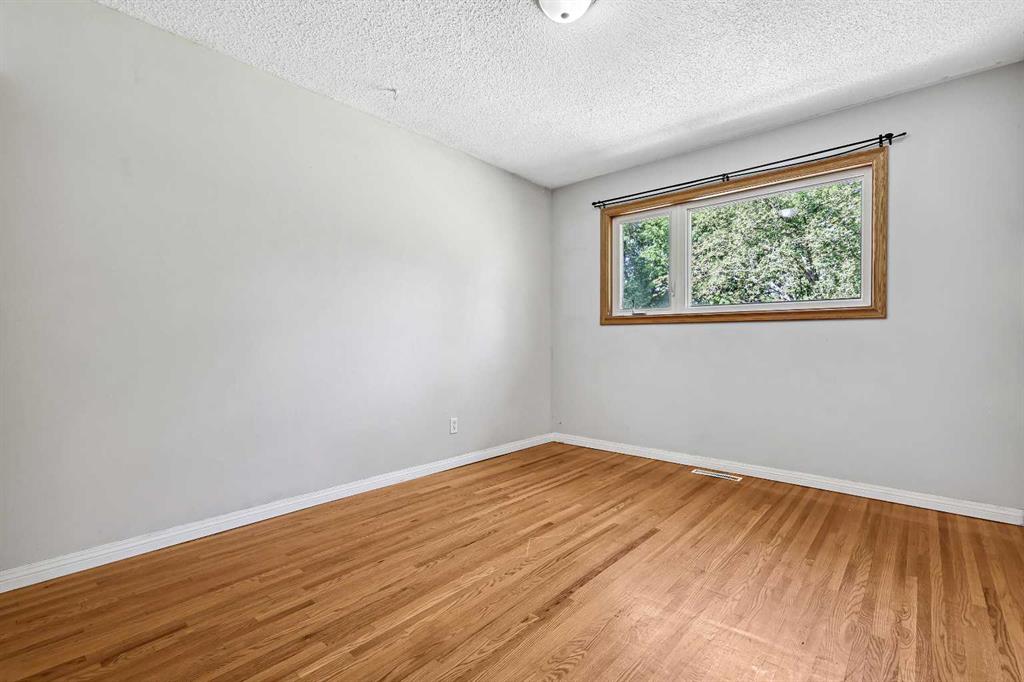 3122 42 Street Property Photo 13