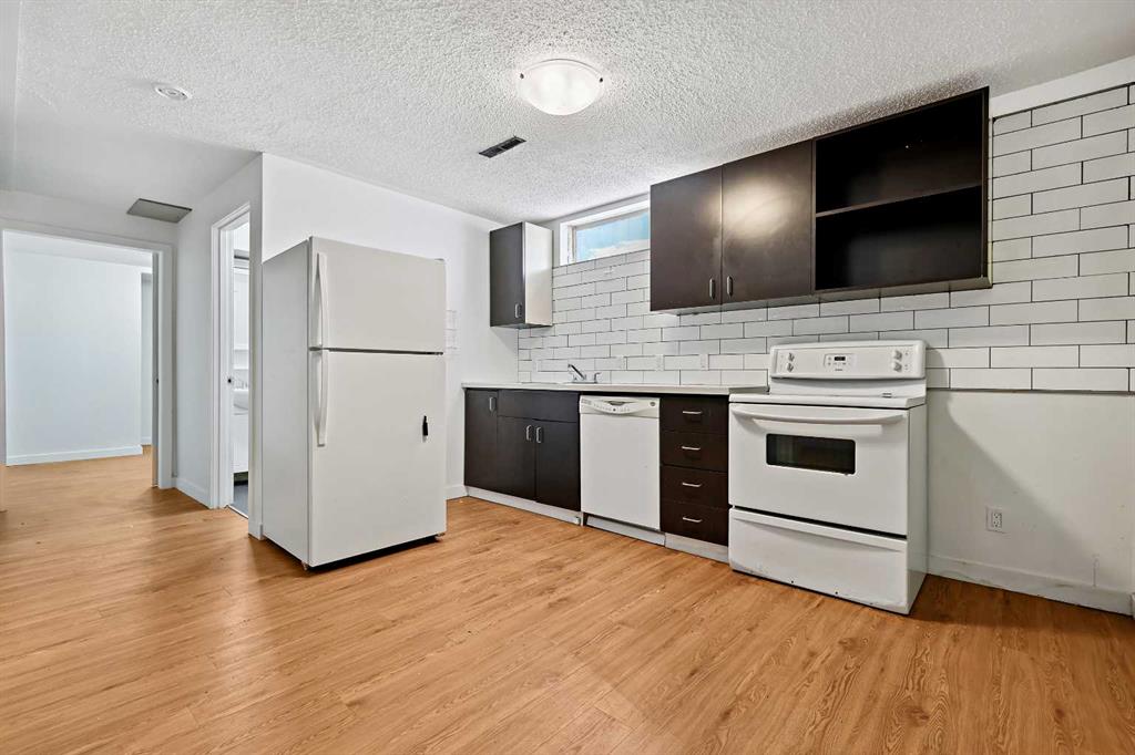 3122 42 Street Property Photo 19