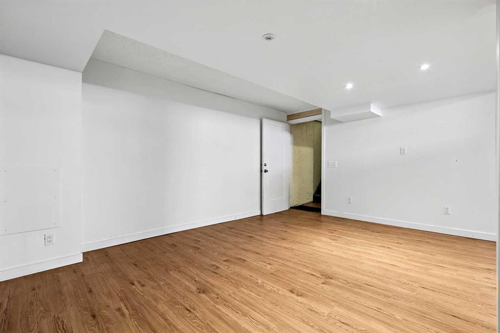 3122 42 Street Property Photo 24