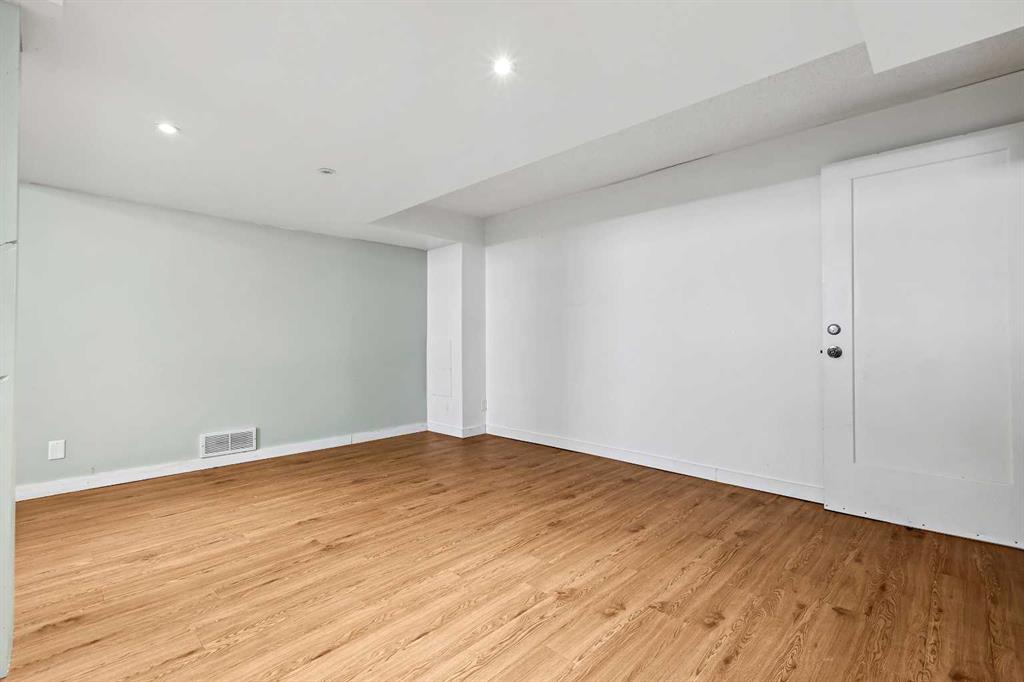3122 42 Street Property Photo 25