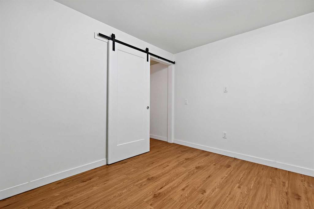 3122 42 Street Property Photo 27