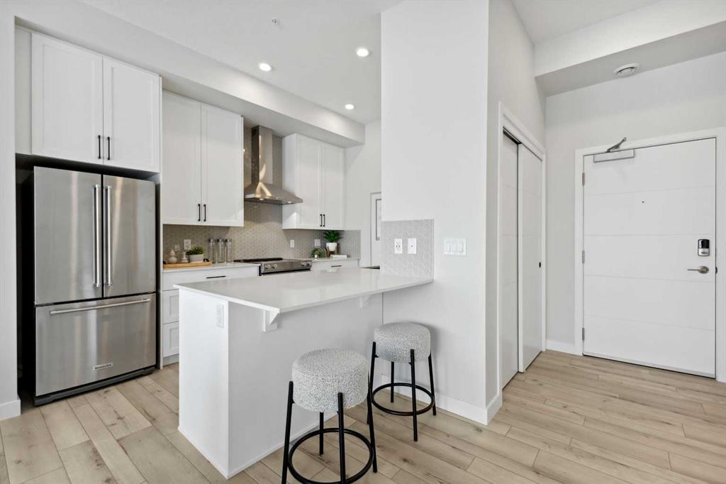 255 Les Jardins Park 413 Property Photo 1