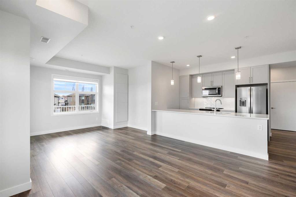 255 Les Jardins Park 202 Property Photo 1