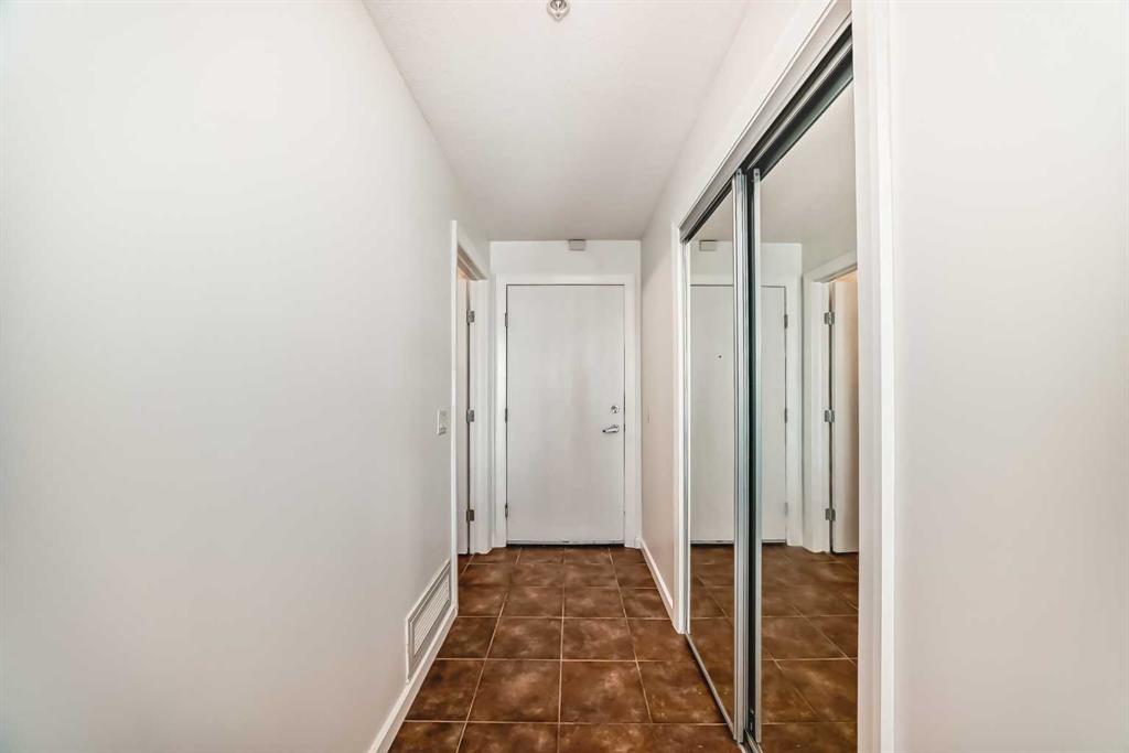 1410 1 Street 305 Property Photo 4