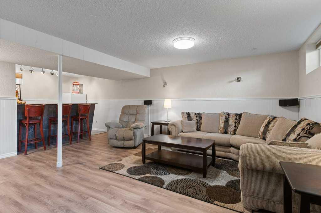 235 Allan Crescent Property Photo 21