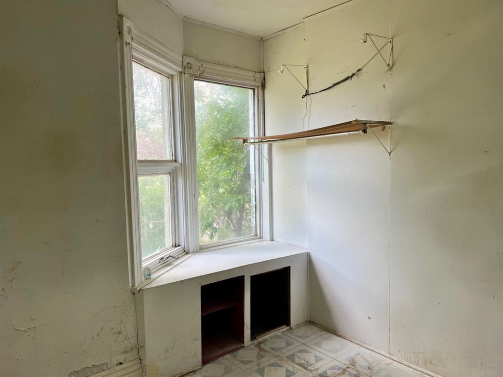992 Lawrence Street Property Photo 7