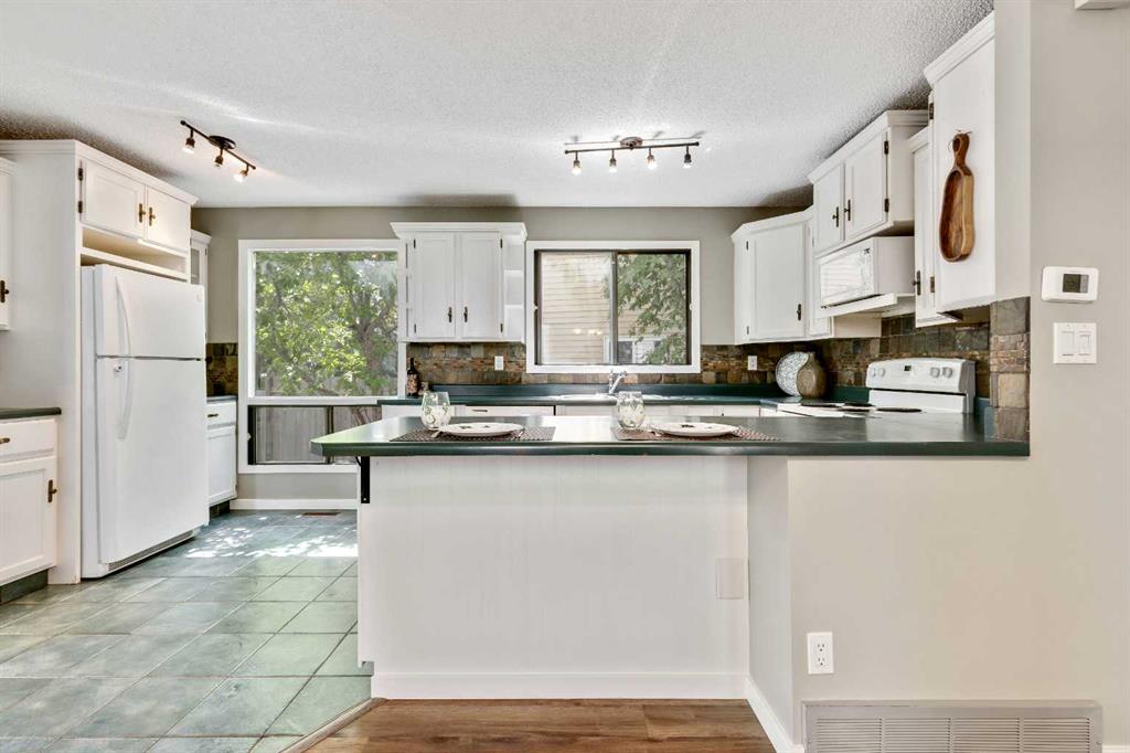 40 Gleneagle Place Property Photo 7