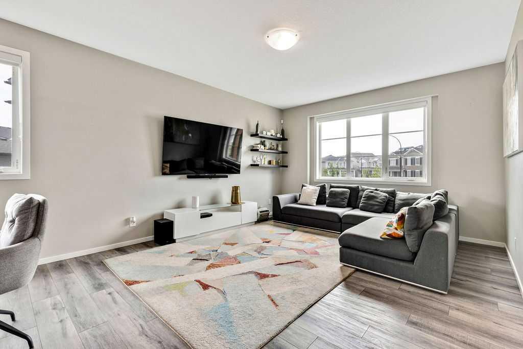 171 Carringham Road Property Photo 4