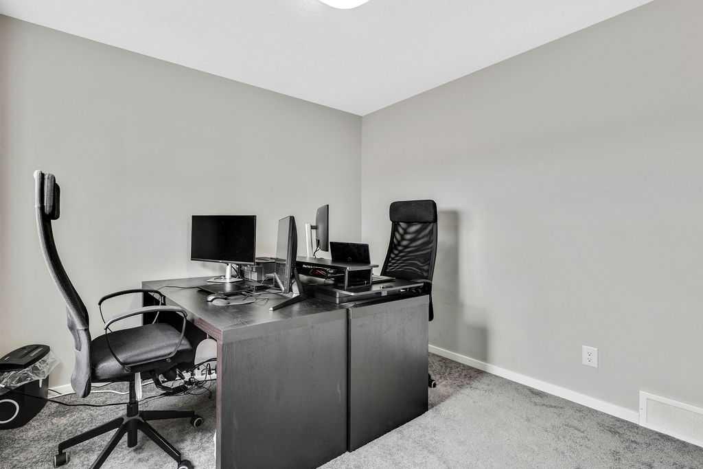 171 Carringham Road Property Photo 20