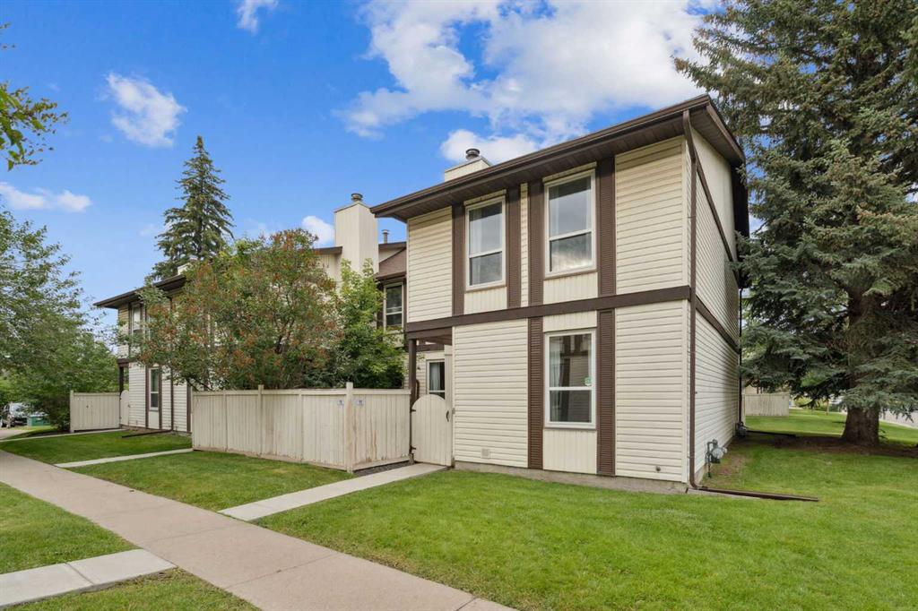 3200 60 Street 11 Property Photo 1