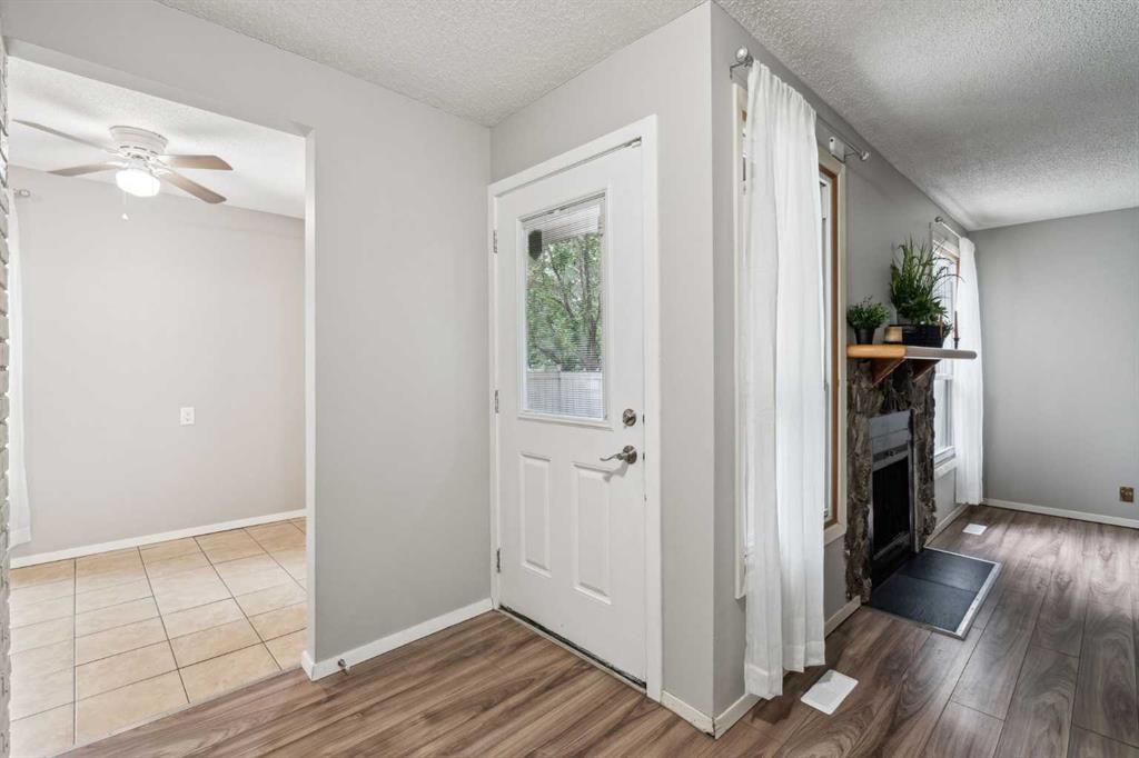 3200 60 Street 11 Property Photo 2