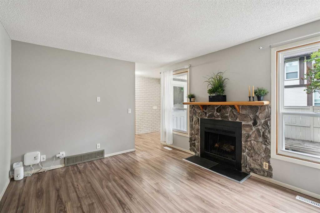 3200 60 Street 11 Property Photo 4
