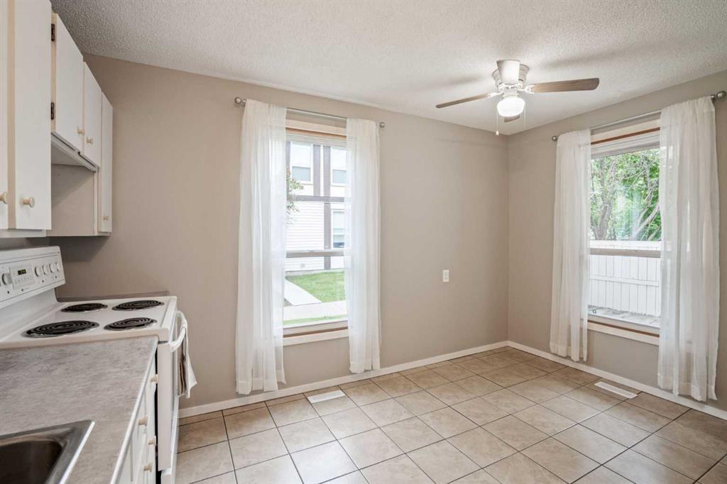 3200 60 Street 11 Property Photo 6
