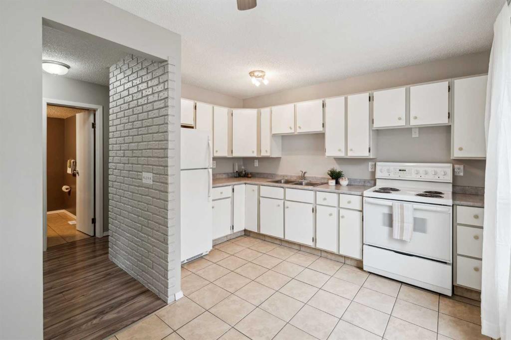 3200 60 Street 11 Property Photo 7
