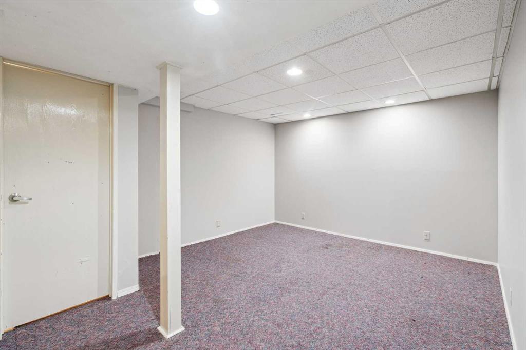 3200 60 Street 11 Property Photo 18