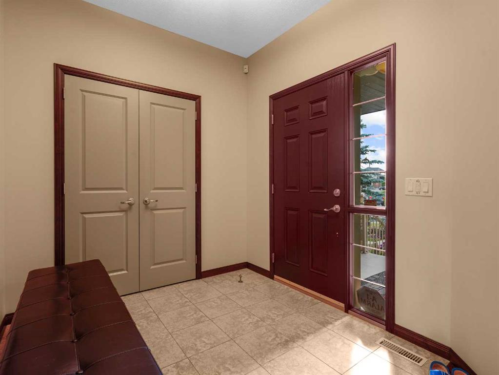 248 Aspenmere Close Property Photo 4