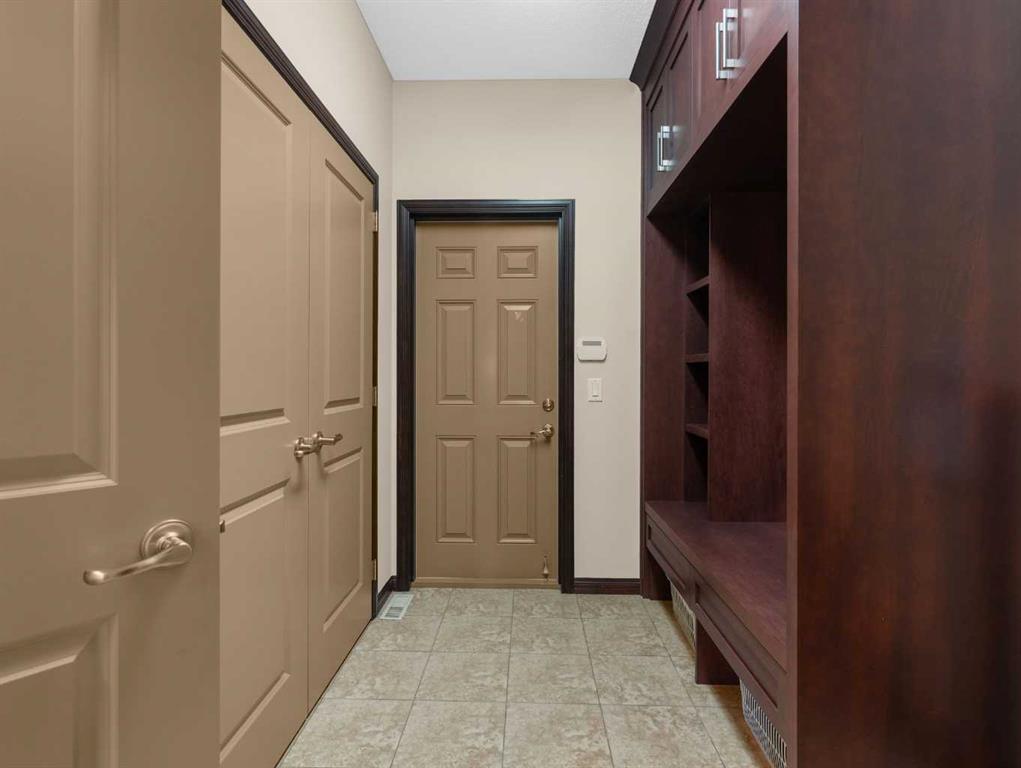 248 Aspenmere Close Property Photo 5