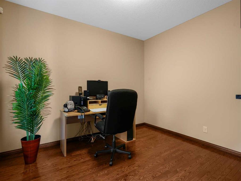 248 Aspenmere Close Property Photo 7