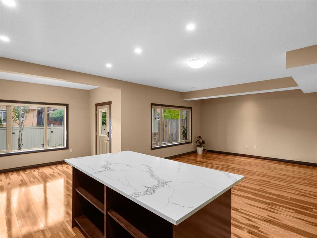 248 Aspenmere Close Property Photo 35