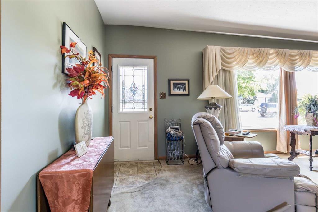202 7 Street Property Photo 4