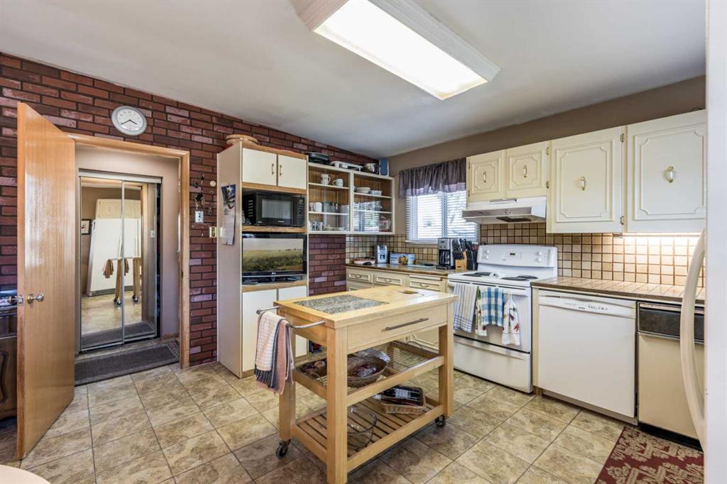 202 7 Street Property Photo 13