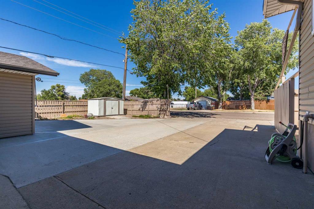 202 7 Street Property Photo 35