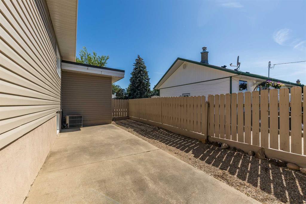 202 7 Street Property Photo 36