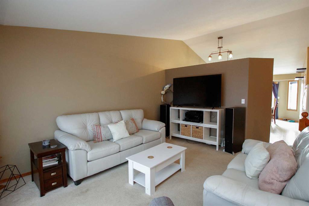 108 Briarwood Crescent Property Photo 8