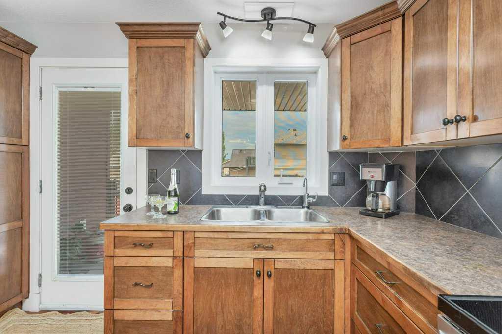 2 Talisman Close Property Photo 17