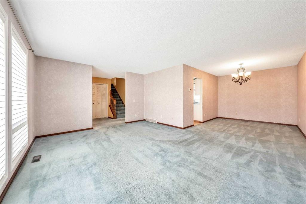 28 Whiteridge Place Property Photo 4