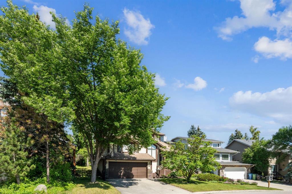 79 Strathlorne Crescent Property Photo 3