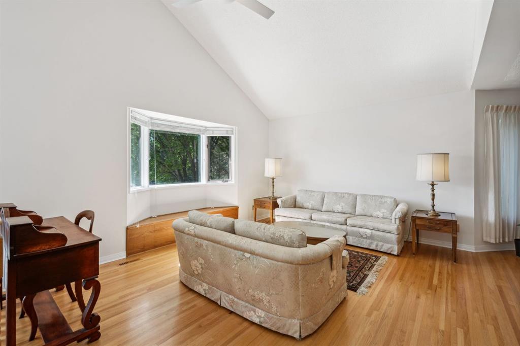 79 Strathlorne Crescent Property Photo 8