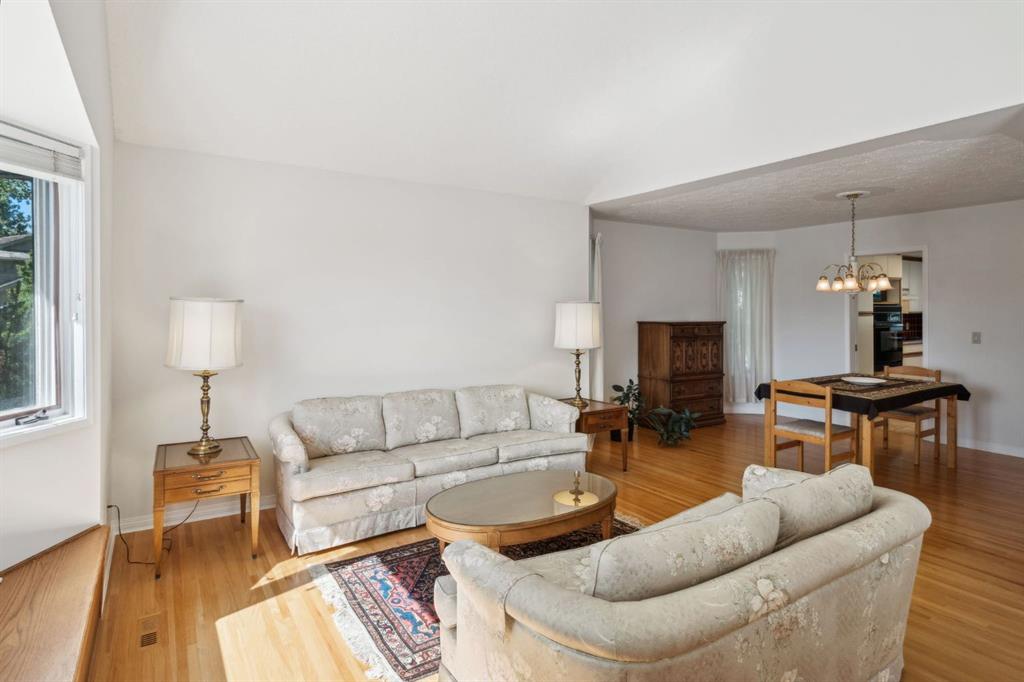 79 Strathlorne Crescent Property Photo 9