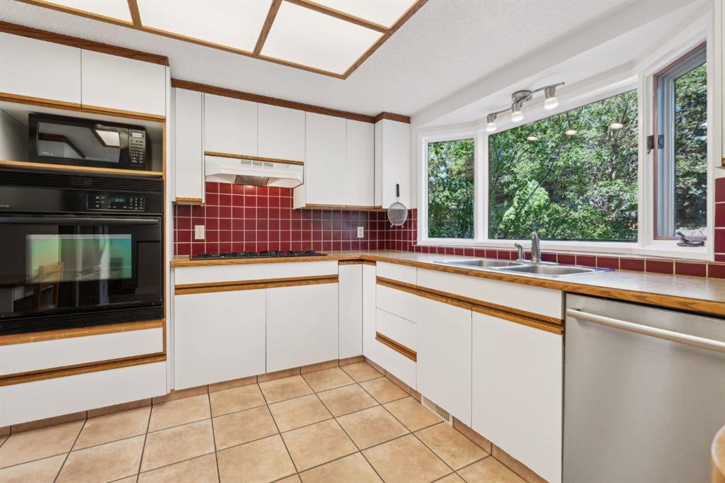 79 Strathlorne Crescent Property Photo 17