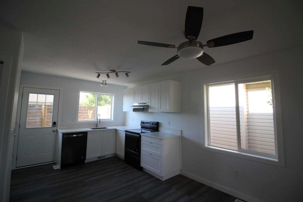 2 Hansen Close Property Photo 9