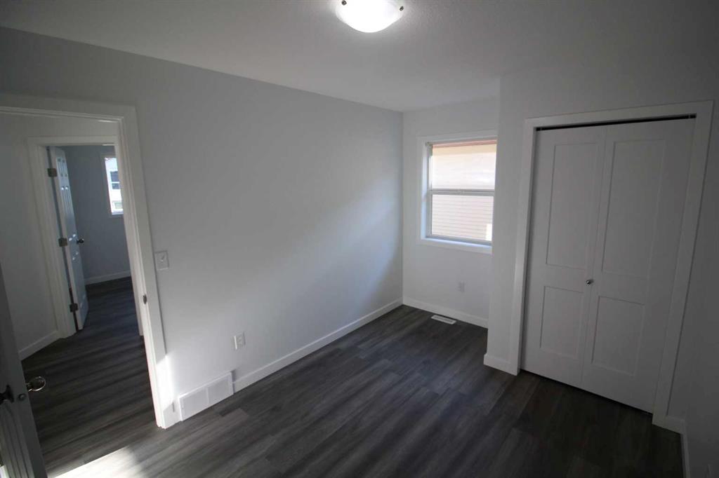 2 Hansen Close Property Photo 12