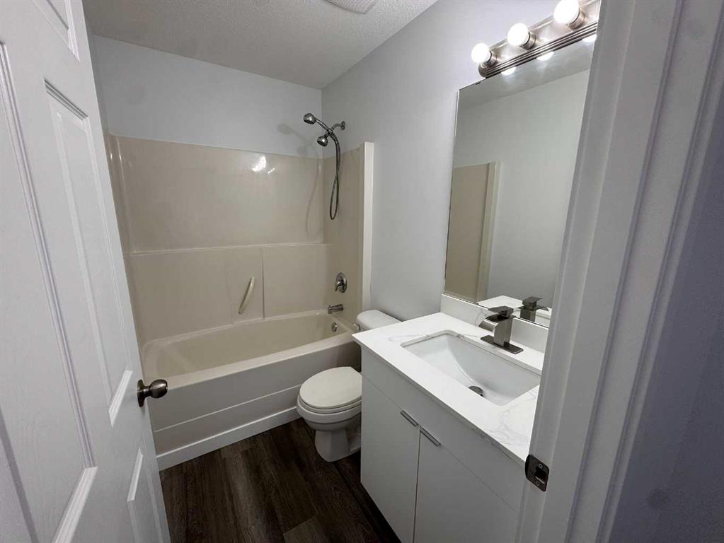 2 Hansen Close Property Photo 13