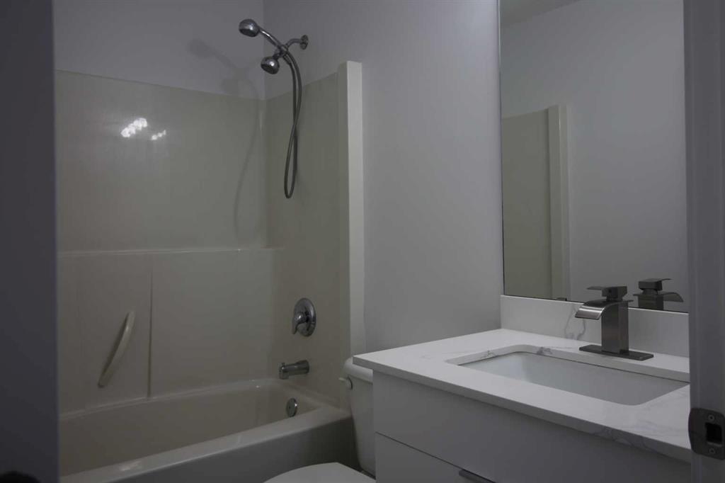 2 Hansen Close Property Photo 14