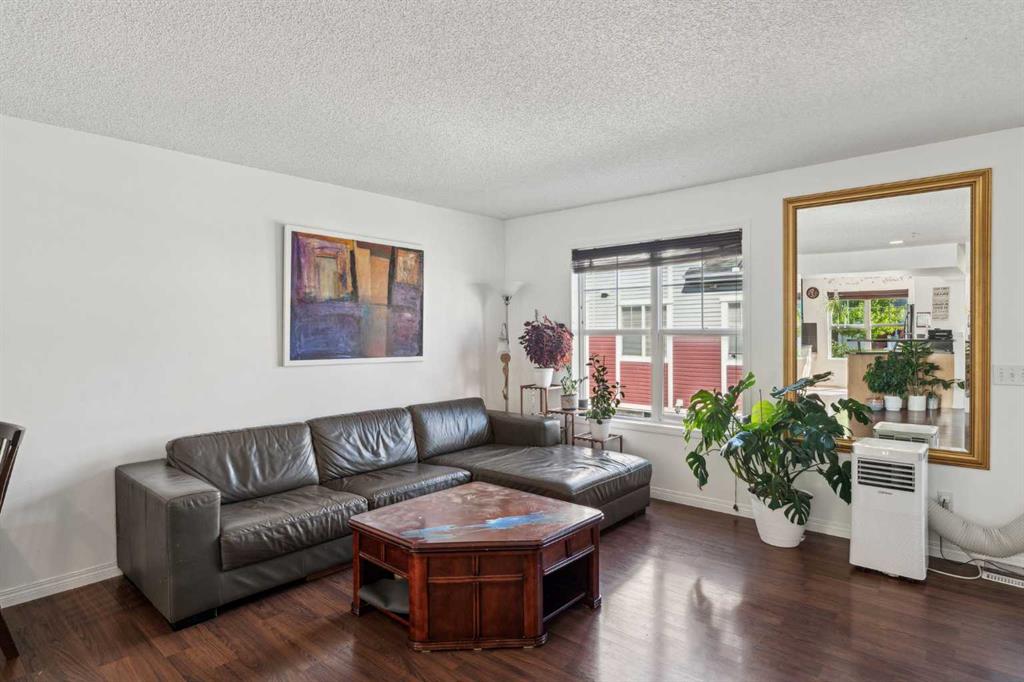 3198 New Brighton Gardens Property Photo 4