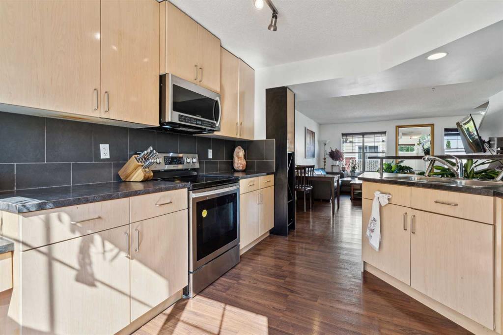 3198 New Brighton Gardens Property Photo 8