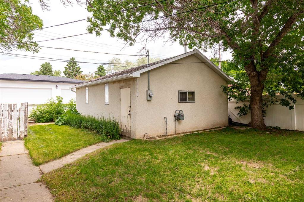 2115 15 Avenue Property Photo 21