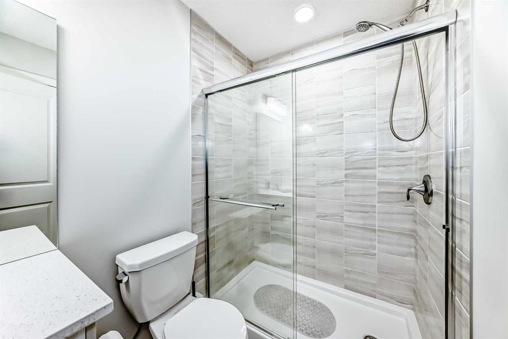 572 Lawthorn Way Property Photo 22