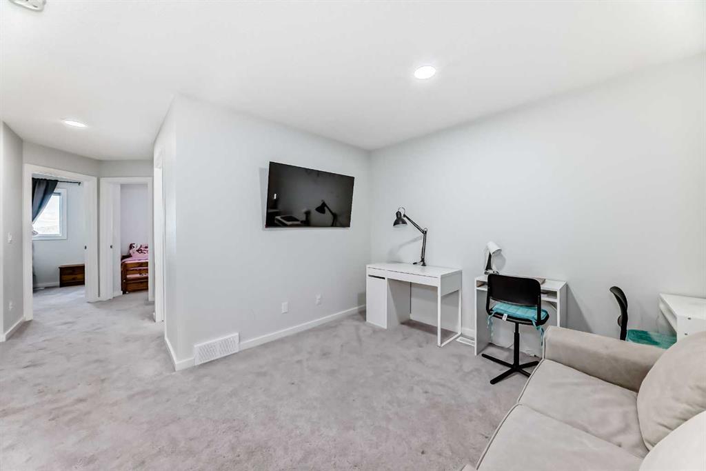 572 Lawthorn Way Property Photo 27